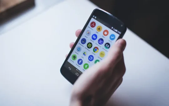Protecting Your Smartphone Against Accidental Damage and Theft Protecting Your Smartphone Against Accidental Damage and Theft